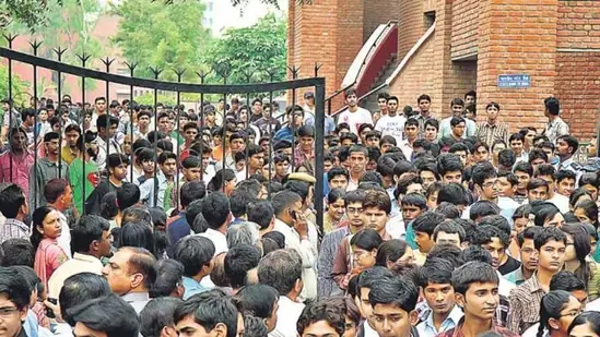 iit students b1ecbe88 fcfd 11e6 905d 7be79ae01fbf 1758014265951